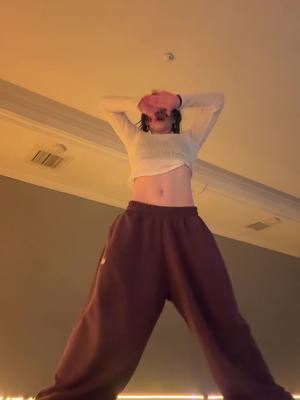 Dc: @𝑯𝒂𝒚𝒆𝒐𝒏𝒊 #dance #dancer #fyp